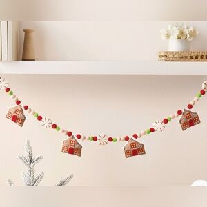 NWT Christmas Craft Gingerbread House and Peppermint Garland make your own kit